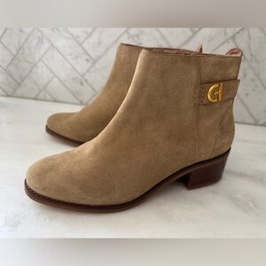 Cole Haan Light Tan Suede Ankle Booties Gold accent Size 8 NWT